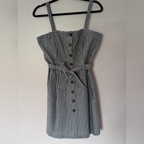 Summer dress - Picture 1 of 3